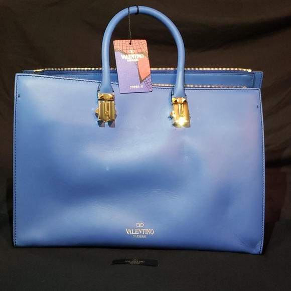 Authentic limited edition Valentino - Picture 4 of 6